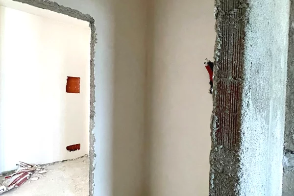 Shtepi ne shitje Apartament ne Tirane, 2+1, Mobilimi Bosh, pa mobiluar, Pagesa 165,800  Euro.