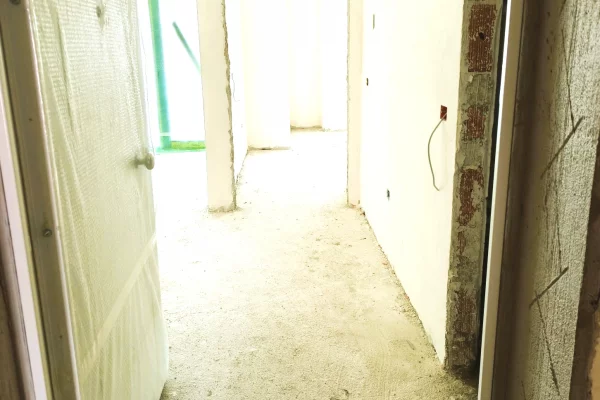 Shtepi ne shitje Apartament ne Tirane, 2+1, Mobilimi Bosh, pa mobiluar, Pagesa 240,000  Euro.