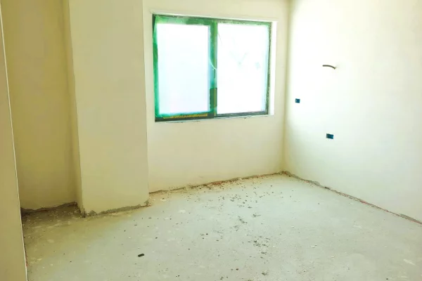 Shtepi ne shitje Apartament ne Tirane, 2+1, Mobilimi Bosh, pa mobiluar, Pagesa 240,000  Euro.