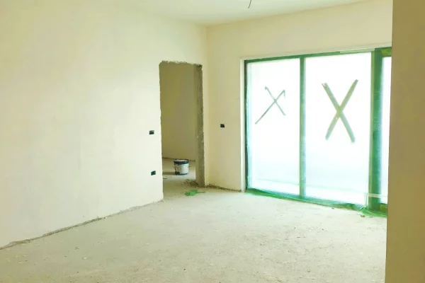 Shtepi ne shitje Apartament ne Tirane, 2+1, Mobilimi Bosh, pa mobiluar, Pagesa 240,000  Euro.