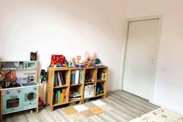 Shtepi ne shitje Apartament ne Durres, 2+1, Mobilimi E mobiluar, Pagesa 145,000  Euro.