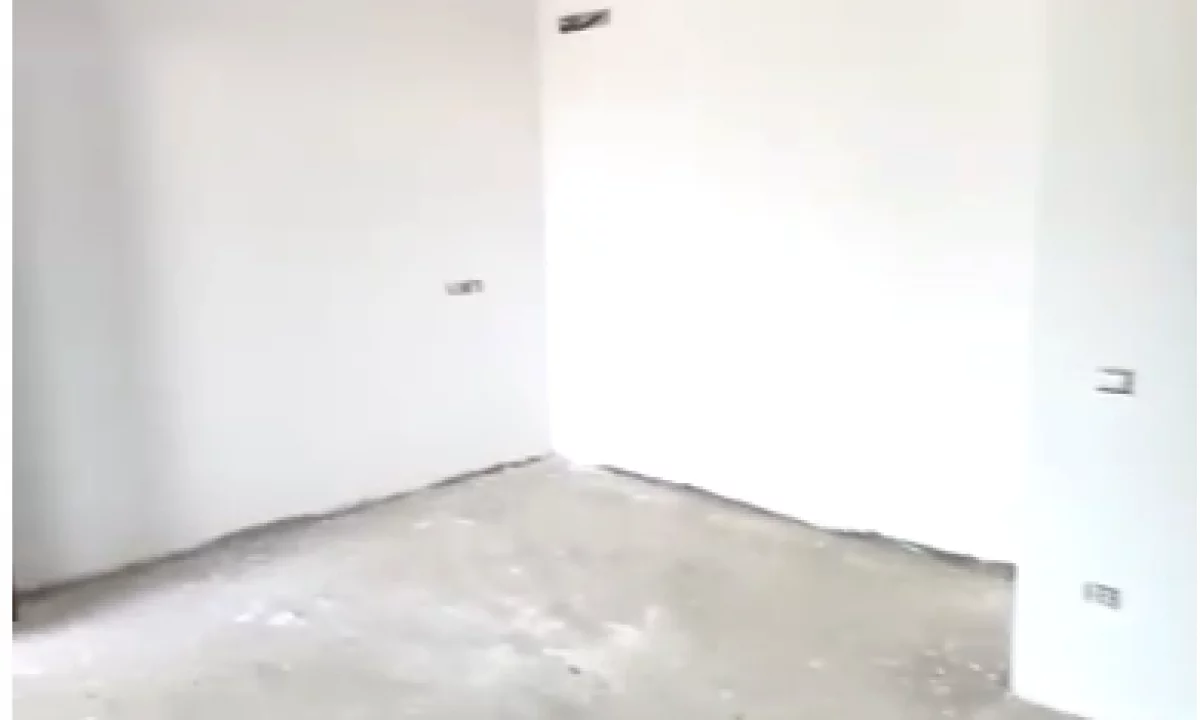 Shtepi ne shitje Apartament ne Durres, 1+1, Mobilimi Bosh, pa mobiluar, Pagesa 207,200  Euro.
