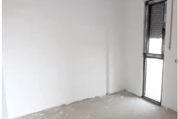 Shtepi ne shitje Apartament ne Durres, 1+1, Mobilimi Bosh, pa mobiluar, Pagesa 207,200  Euro.
