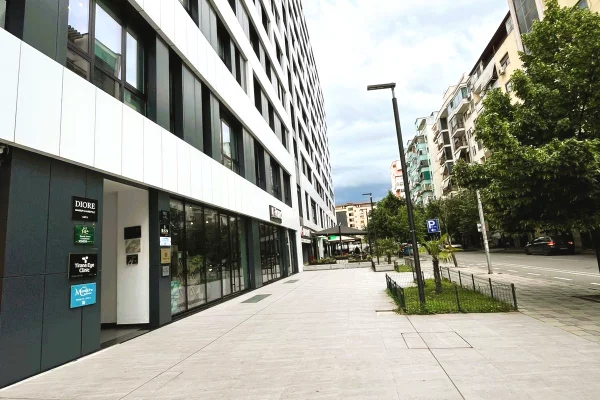 Shtepi ne shitje Apartament ne Tirane, Garsoniere, Mobilimi Bosh, pa mobiluar, Pagesa 134,500  Euro.