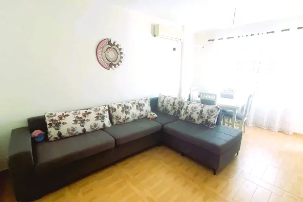 Shtepi ne shitje Apartament ne Durres, 1+1, Mobilimi E mobiluar, Pagesa 75,000  Euro.