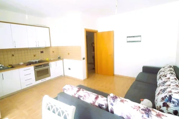 Shtepi ne shitje Apartament ne Durres, 1+1, Mobilimi E mobiluar, Pagesa 75,000  Euro.