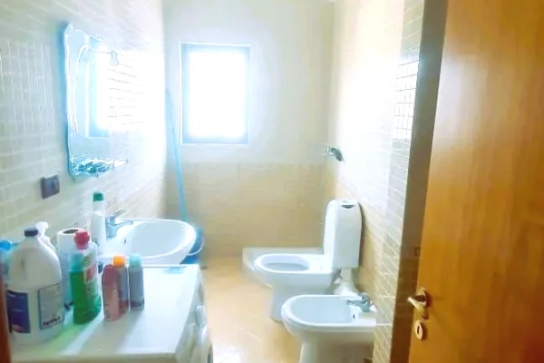 Shtepi ne shitje Apartament ne Durres, 1+1, Mobilimi E mobiluar, Pagesa 75,000  Euro.
