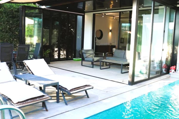 Shtepi ne shitje Vila Luksoze ne Tirane, 3+1, Mobilimi E mobiluar, Pagesa 1,290,000  Euro.