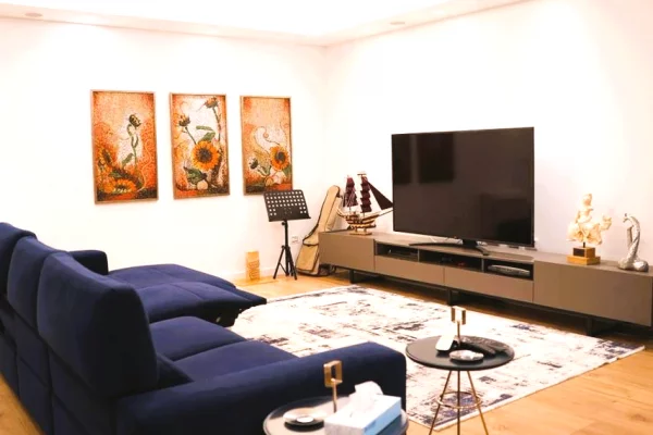 Shtepi ne shitje Vila Luksoze ne Tirane, 3+1, Mobilimi E mobiluar, Pagesa 1,290,000  Euro.