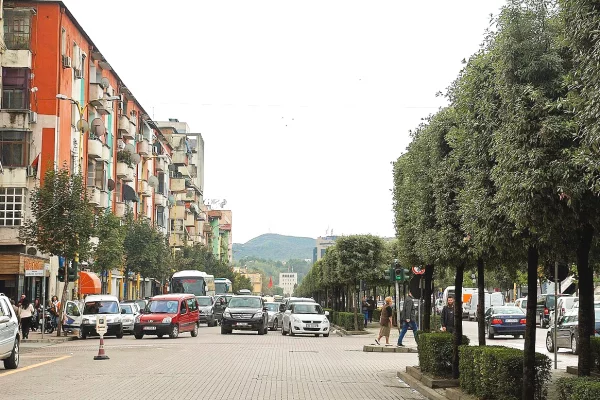 Ambient biznesi ne shitje 1+1 ne Tirane - 650,000 Euro