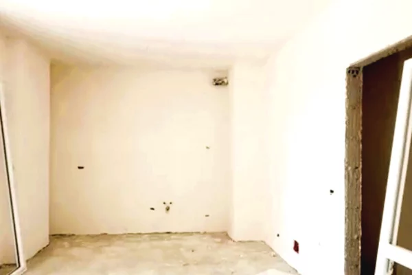Shtepi ne shitje Apartament ne Tirane, 2+1, Mobilimi Bosh, pa mobiluar, Pagesa 143,300  Euro.