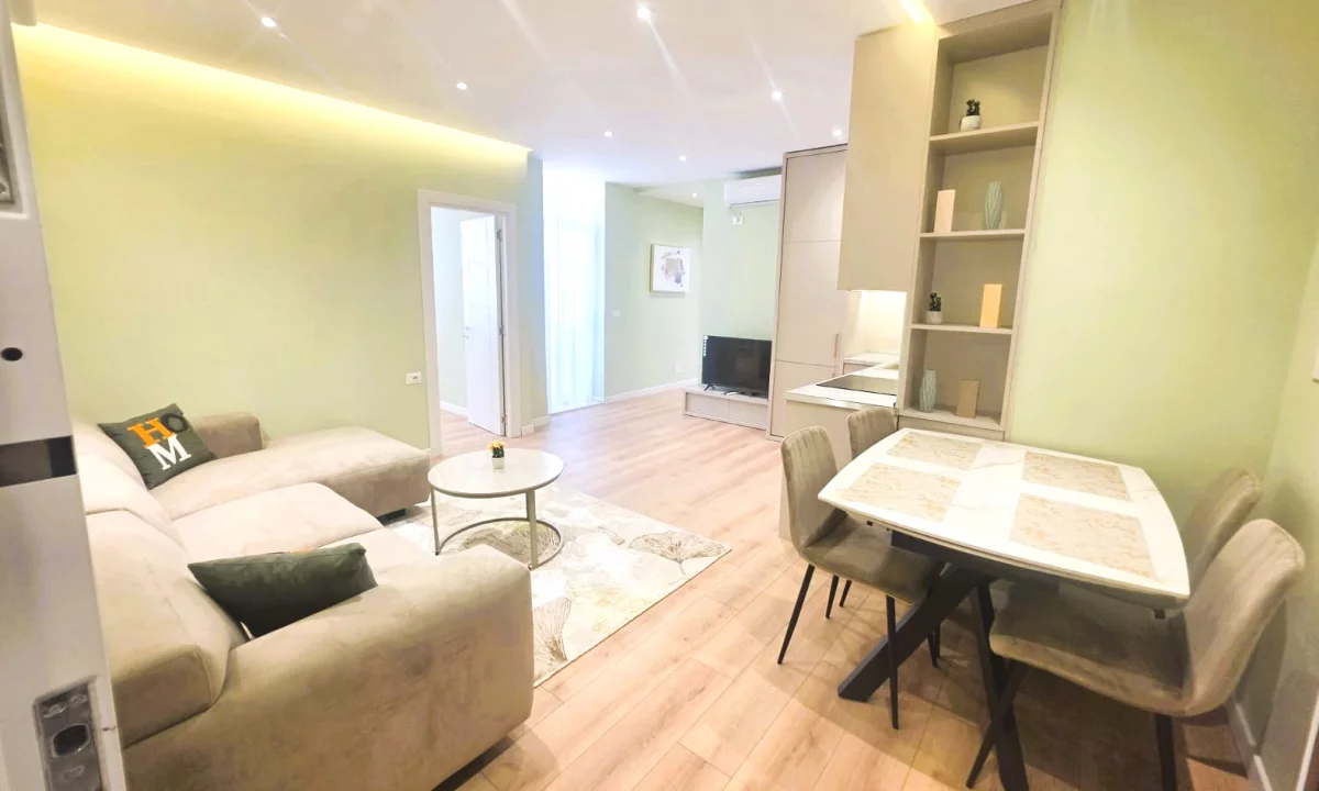Shtepi ne shitje Apartament ne Tirane, 2+1, Mobilimi E mobiluar, Pagesa 235,000  Euro.