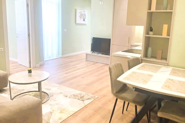 Shtepi ne shitje Apartament ne Tirane, 2+1, Mobilimi E mobiluar, Pagesa 235,000  Euro.