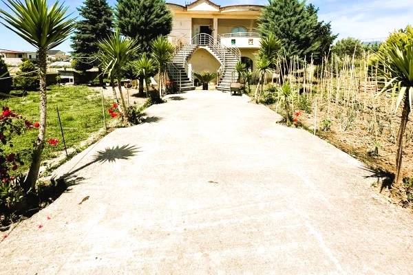 Shtepi ne shitje 3+1 ne Tirane - 280,000 Euro