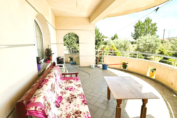 Shtepi ne shitje Shtepi Private ne Tirane, 3+1, Mobilimi Pjeserisht e mobiluar, Pagesa 280,000  Euro.