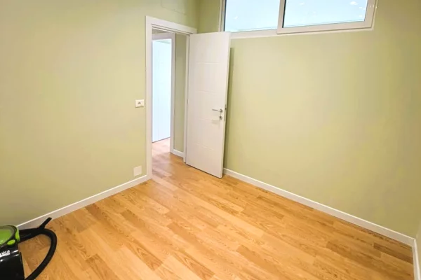 Shtepi ne shitje Apartament ne Tirane, 2+1, Mobilimi E mobiluar, Pagesa 225,000  Euro.