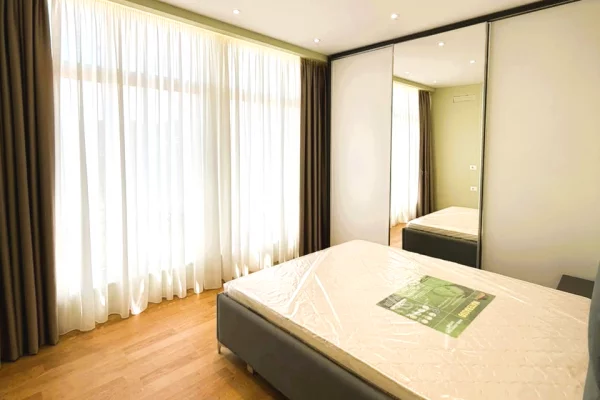 Shtepi ne shitje Apartament ne Tirane, 2+1, Mobilimi E mobiluar, Pagesa 225,000  Euro.