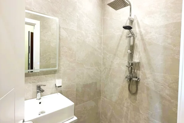 Shtepi ne shitje Apartament ne Tirane, 2+1, Mobilimi E mobiluar, Pagesa 225,000  Euro.
