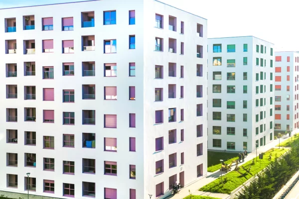 Shtepi ne shitje Apartament ne Tirane, 2+1, Mobilimi Bosh, pa mobiluar, Pagesa 105,400  Euro.