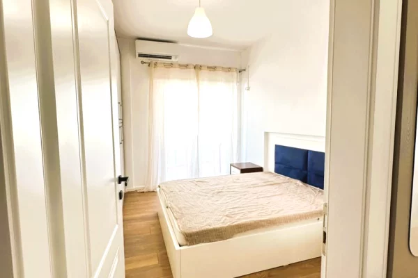 Shtepi me qera Apartament ne Tirane, 2+1, Mobilimi E mobiluar, Pagesa 933  Euro.