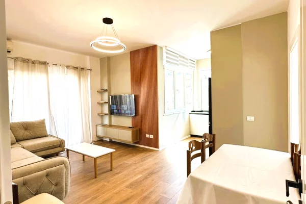 Shtepi me qera Apartament ne Tirane, 2+1, Mobilimi E mobiluar, Pagesa 933  Euro.