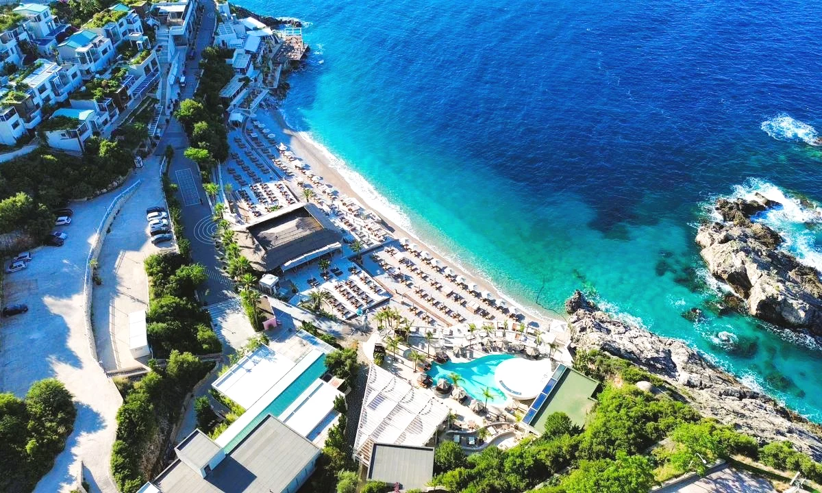 Shtepi ne shitje Apartament ne Himare, 1+1, Mobilimi Bosh, pa mobiluar, Pagesa 159,000  Euro.