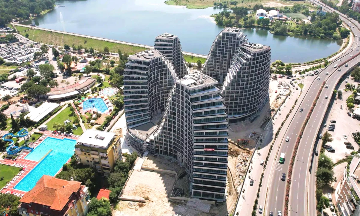 🏢 ZYRE 2+1 ME QIRA TE LAKE VIEW – PAMJE NGA LIQENI!