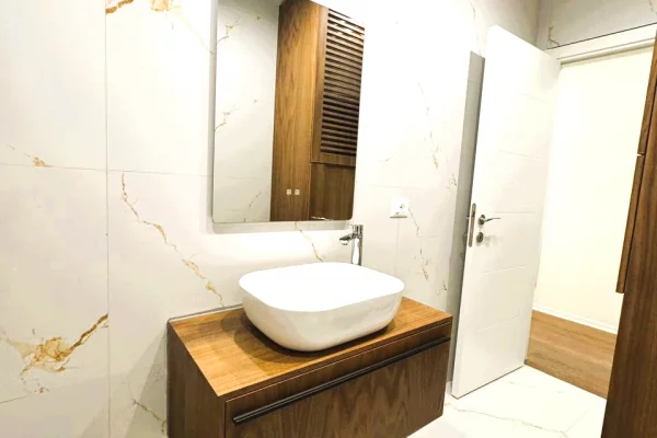 Shtepi me qera Apartament ne Tirane, 2+1, Mobilimi E mobiluar, Pagesa 800  Euro.