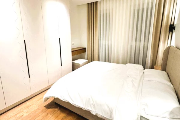 Shtepi me qera Apartament ne Tirane, 2+1, Mobilimi E mobiluar, Pagesa 800  Euro.