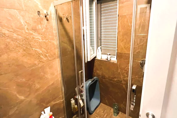 Shtepi ne shitje Apartament ne Tirane, 2+1, Mobilimi E mobiluar, Pagesa 287,000  Euro.