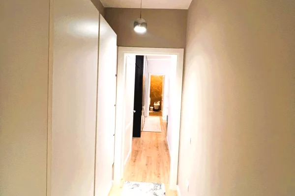 Shtepi ne shitje Apartament ne Tirane, 2+1, Mobilimi E mobiluar, Pagesa 287,000  Euro.