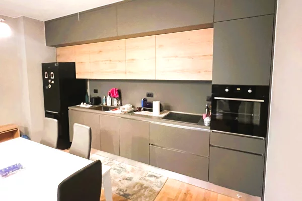 Shtepi ne shitje Apartament ne Tirane, 2+1, Mobilimi E mobiluar, Pagesa 287,000  Euro.