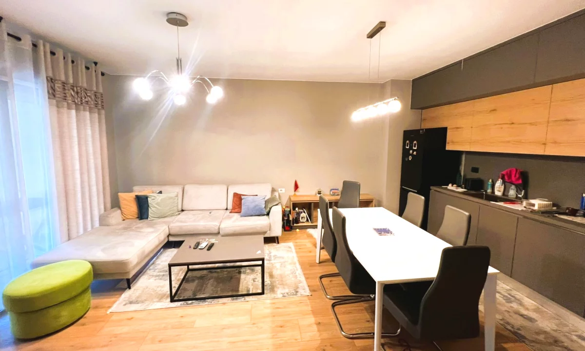 Shtepi ne shitje Apartament ne Tirane, 2+1, Mobilimi E mobiluar, Pagesa 287,000  Euro.