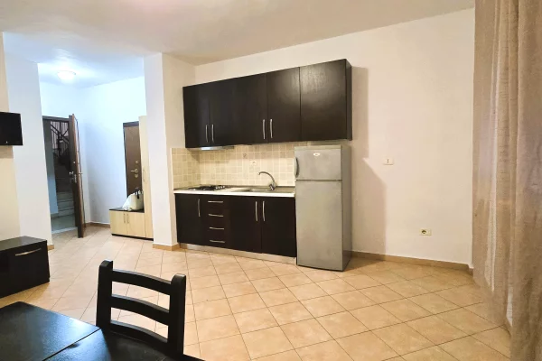 Shtepi ne shitje Apartament ne Tirane, 2+1, Mobilimi E mobiluar, Pagesa 160,000  Euro.