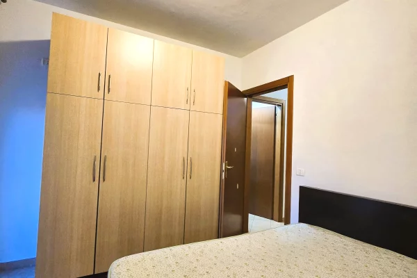 Shtepi ne shitje Apartament ne Tirane, 2+1, Mobilimi E mobiluar, Pagesa 160,000  Euro.