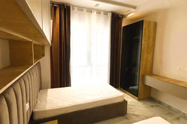 Shtepi ne shitje Apartament ne Durres, 2+1, Mobilimi E mobiluar, Pagesa 190,000  Euro.