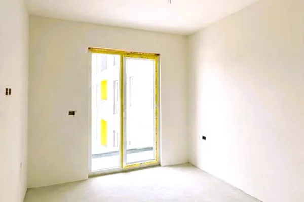 Shtepi ne shitje Apartament ne Tirane, 1+1, Mobilimi Bosh, pa mobiluar, Pagesa 97,000  Euro.