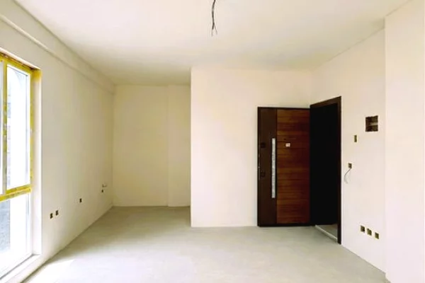 Shtepi ne shitje Apartament ne Tirane, 1+1, Mobilimi Bosh, pa mobiluar, Pagesa 97,000  Euro.