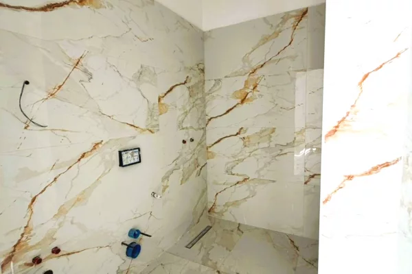 Shtepi ne shitje Apartament ne Tirane, 3+1, Mobilimi Bosh, pa mobiluar, Pagesa 210,000  Euro.