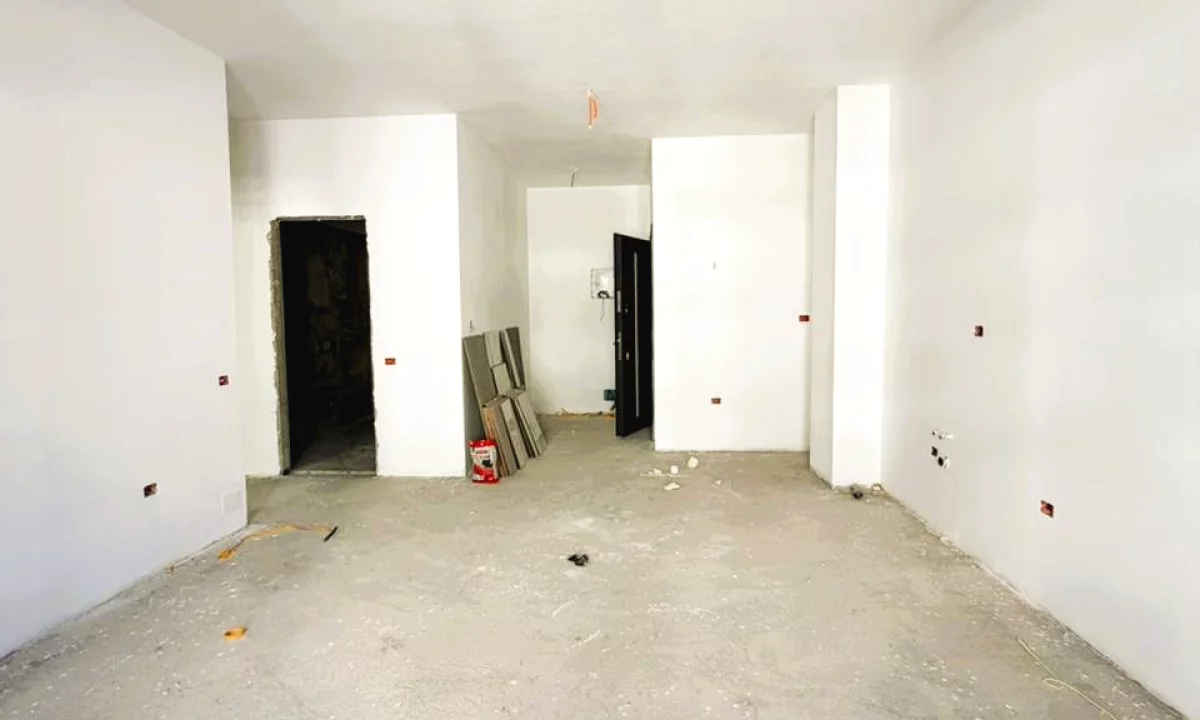 Shtepi ne shitje Apartament ne Tirane, 3+1, Mobilimi Bosh, pa mobiluar, Pagesa 210,000  Euro.