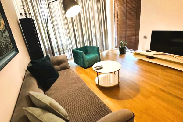 Shtepi me qera Apartament ne Tirane, 2+1, Mobilimi E mobiluar, Pagesa 900  Euro.