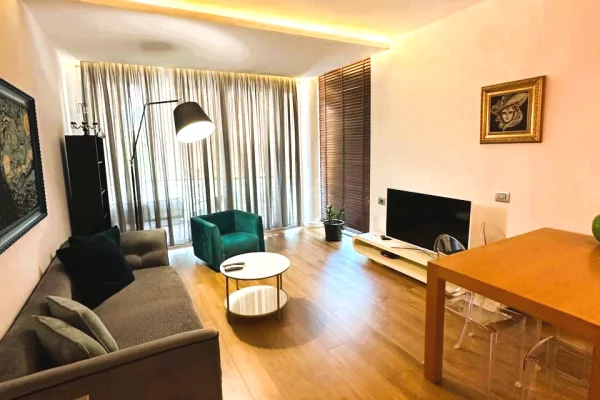 Shtepi me qera Apartament ne Tirane, 2+1, Mobilimi E mobiluar, Pagesa 900  Euro.