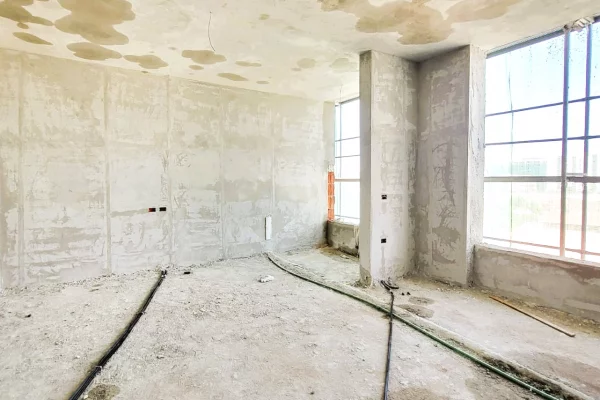 Shtepi ne shitje Apartament ne Tirane, 2+1, Mobilimi Bosh, pa mobiluar, Pagesa 180,000  Euro.