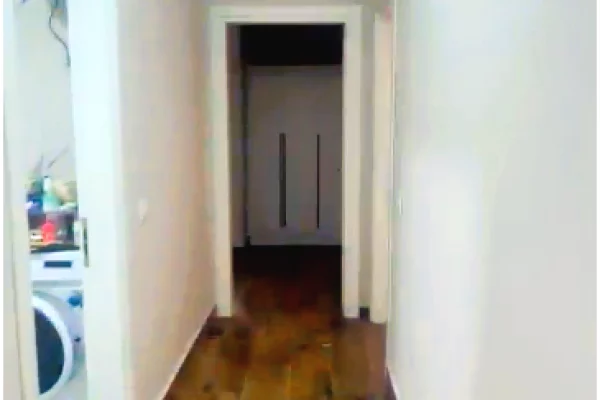 Shtepi ne shitje Apartament ne Tirane, 2+1, Mobilimi E mobiluar, Pagesa 220,000  Euro.
