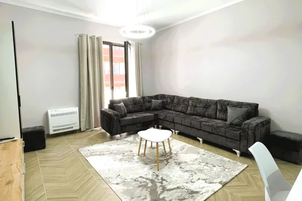 Shtepi me qera 1+1 ne Tirane - 881 Euro