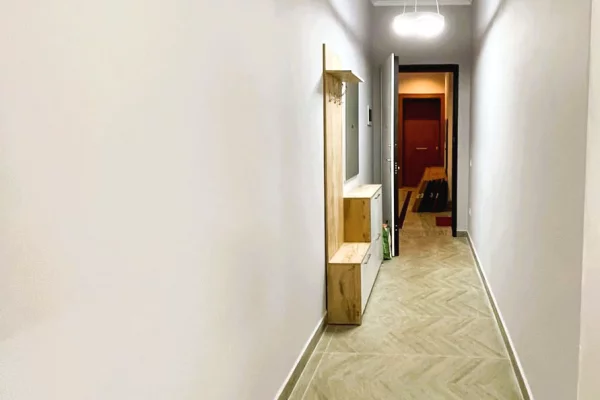 Shtepi me qera Apartament ne Tirane, 1+1, Mobilimi E mobiluar, Pagesa 881  Euro.