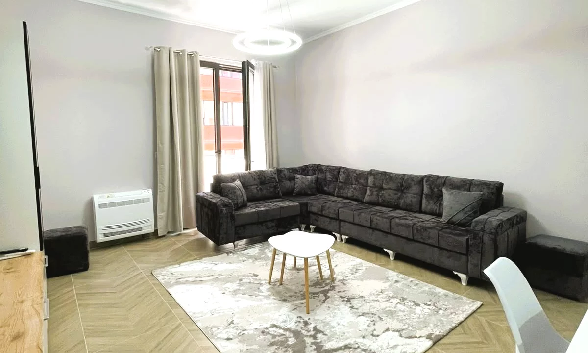 Shtepi me qera Apartament ne Tirane, 1+1, Mobilimi E mobiluar, Pagesa 881  Euro.