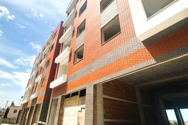 Shtepi ne shitje Apartament ne Tirane, 2+1, Mobilimi Bosh, pa mobiluar, Pagesa 102,150  Euro.