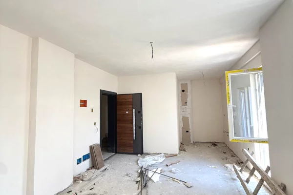 Shtepi ne shitje Apartament ne Tirane, 1+1, Mobilimi Bosh, pa mobiluar, Pagesa 97,000  Euro.