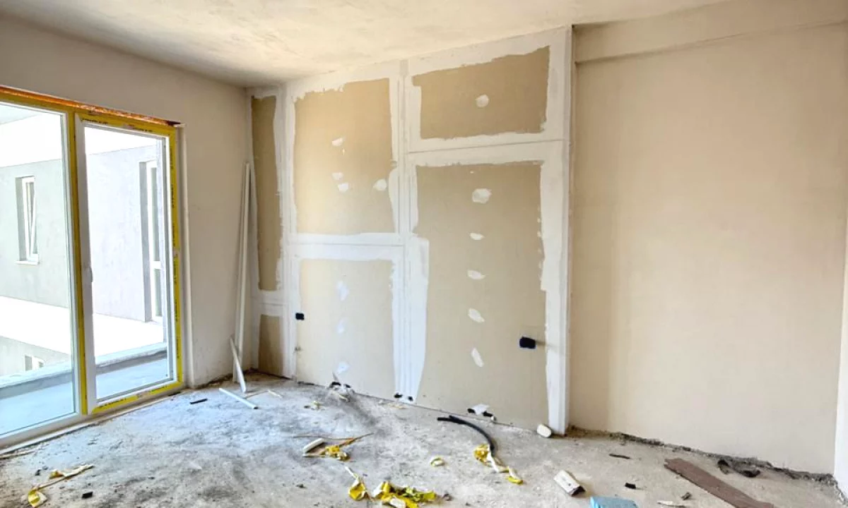 Shtepi ne shitje Apartament ne Tirane, 1+1, Mobilimi Bosh, pa mobiluar, Pagesa 97,000  Euro.